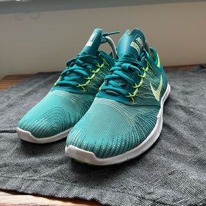 Nike Flex Adapt 831579-300 Womens Athletic Trail Shoe Green Black White Size 8